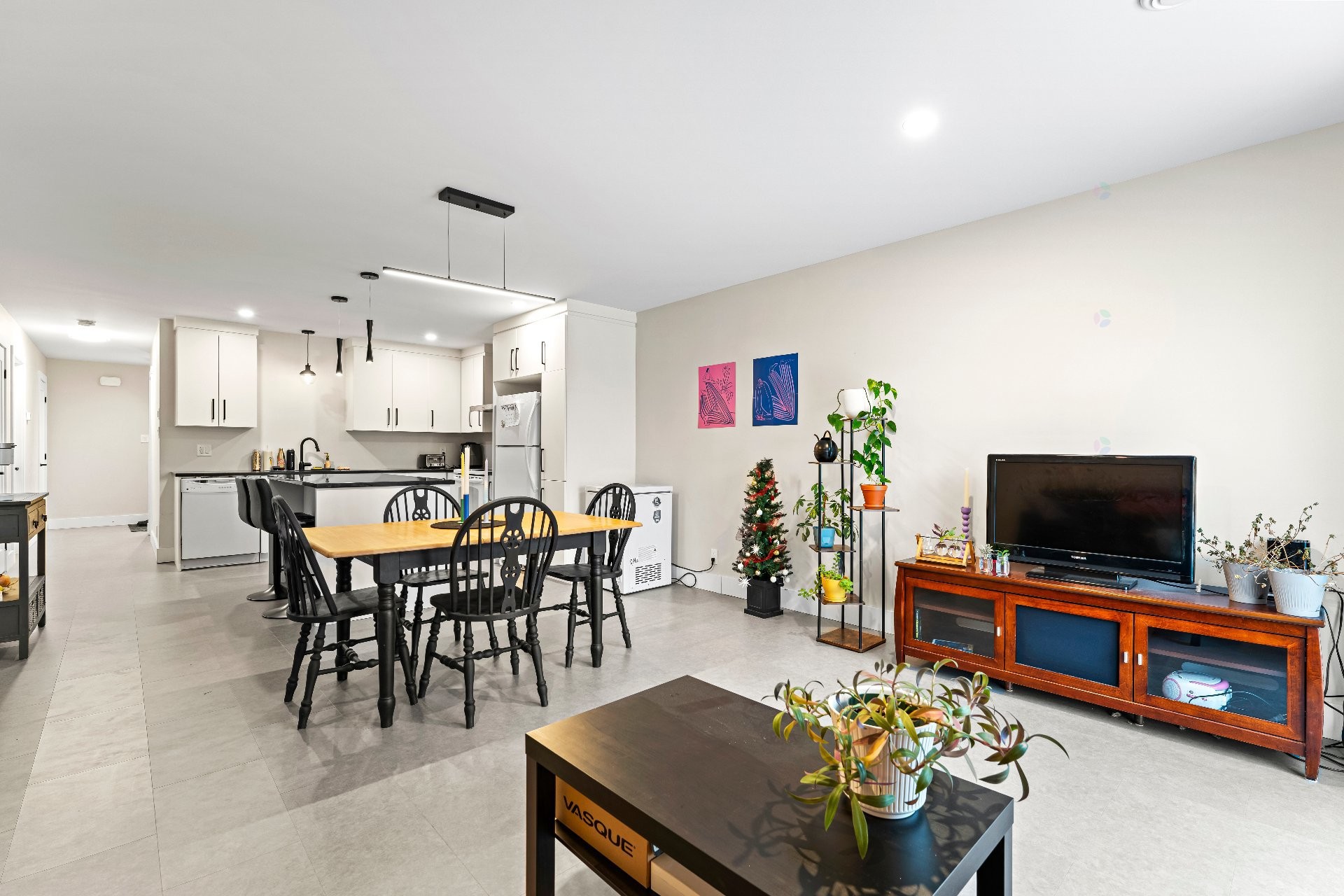 









711

 - 717


Rue de la Bruère

,
Sherbrooke (Fleurimont),




QC
J1E1K7

