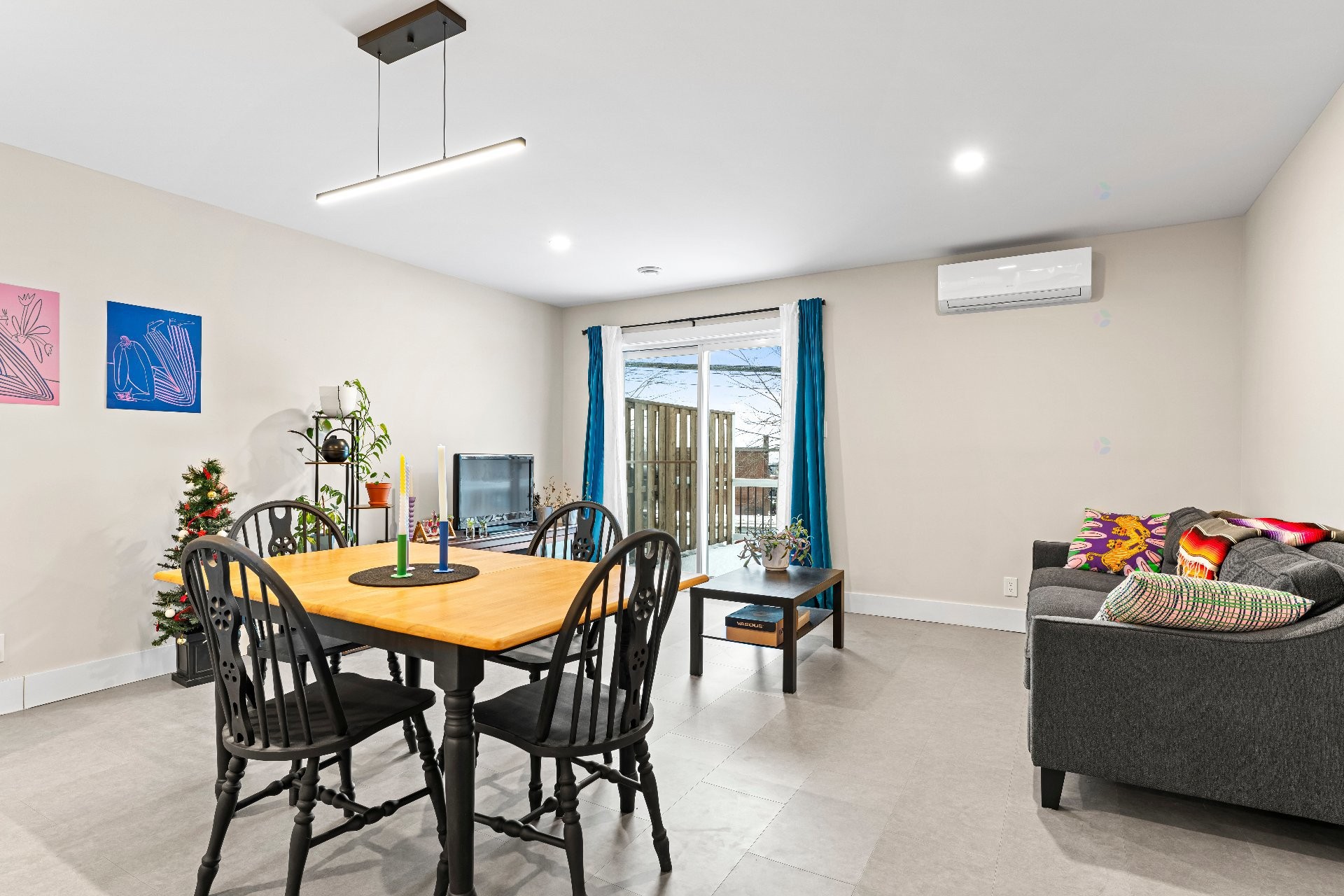 









711

 - 717


Rue de la Bruère

,
Sherbrooke (Fleurimont),




QC
J1E1K7

