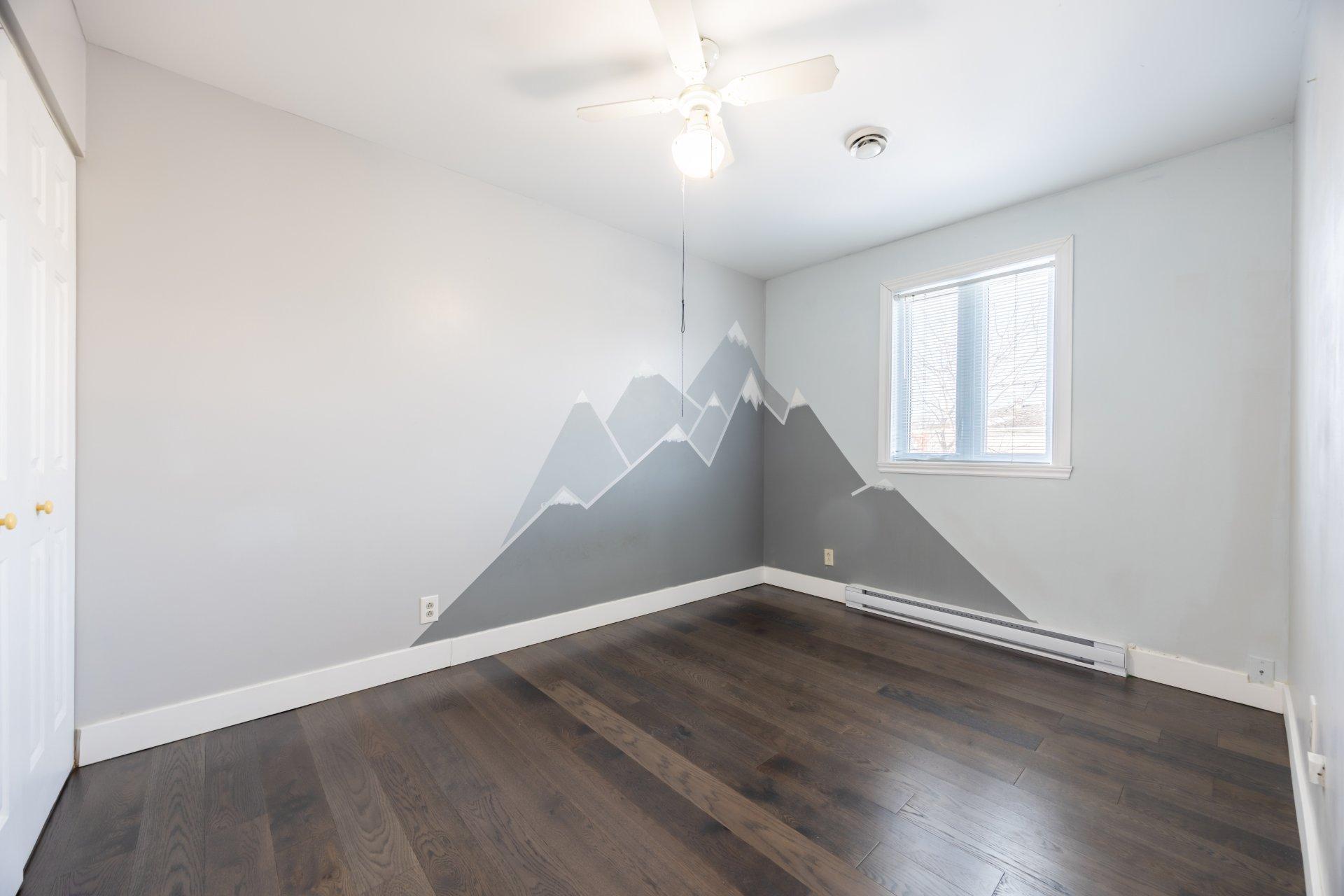 









1719


Rue Soucy

,
Longueuil (Saint-Hubert),




QC
J4T1A6

