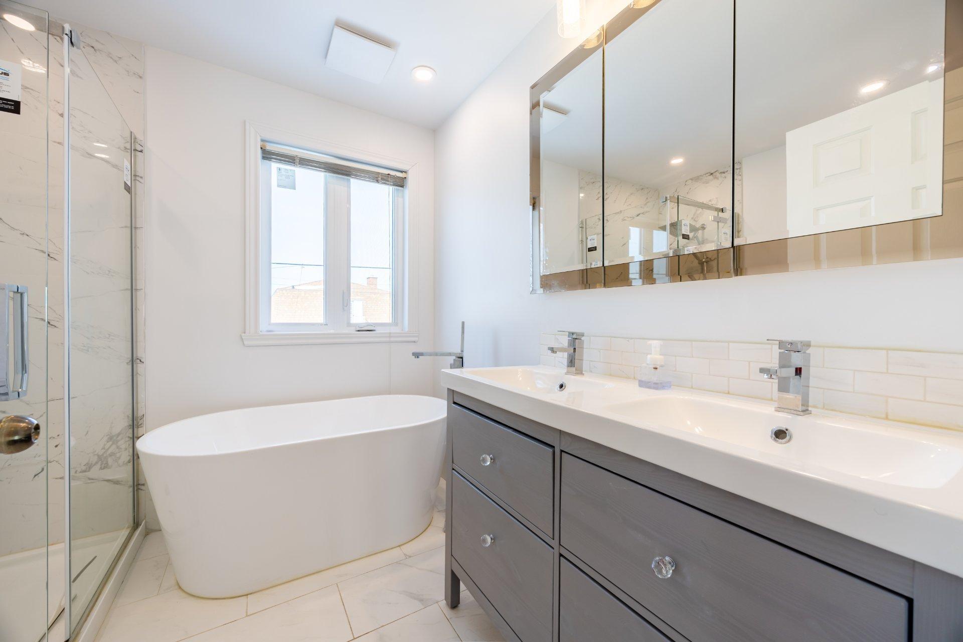 









1719


Rue Soucy

,
Longueuil (Saint-Hubert),




QC
J4T1A6

