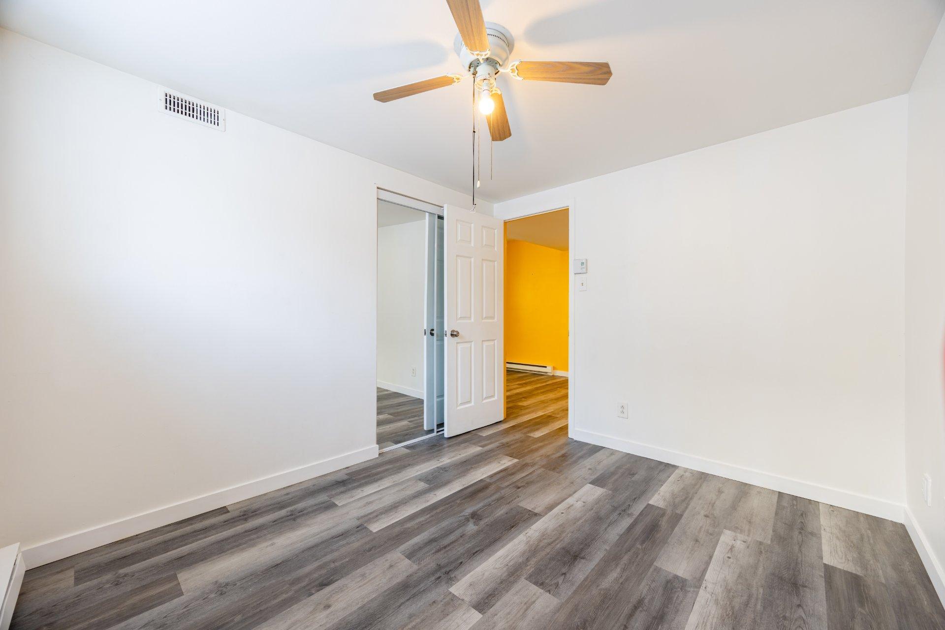 









1719


Rue Soucy

,
Longueuil (Saint-Hubert),




QC
J4T1A6

