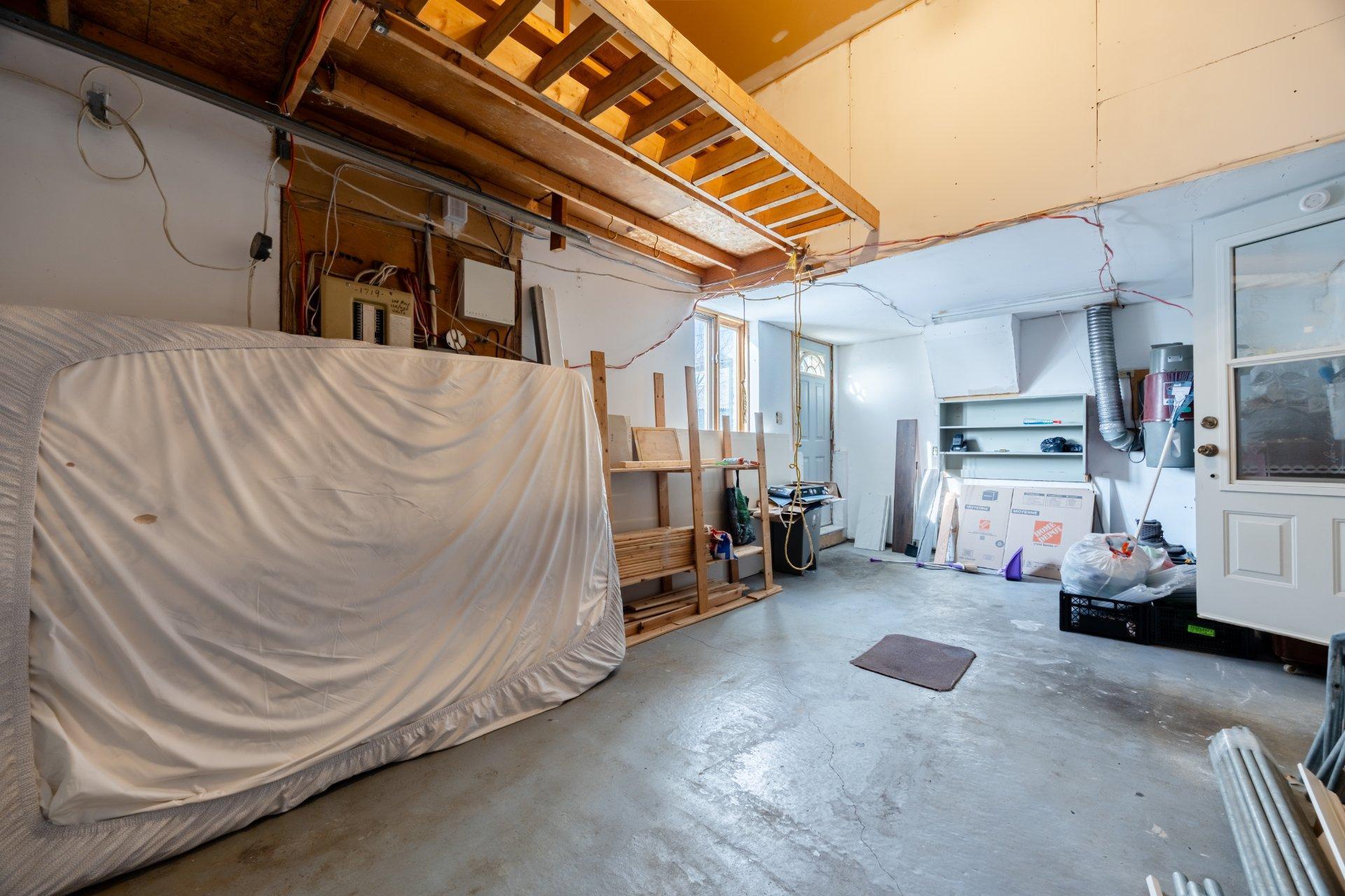 









1719


Rue Soucy

,
Longueuil (Saint-Hubert),




QC
J4T1A6

