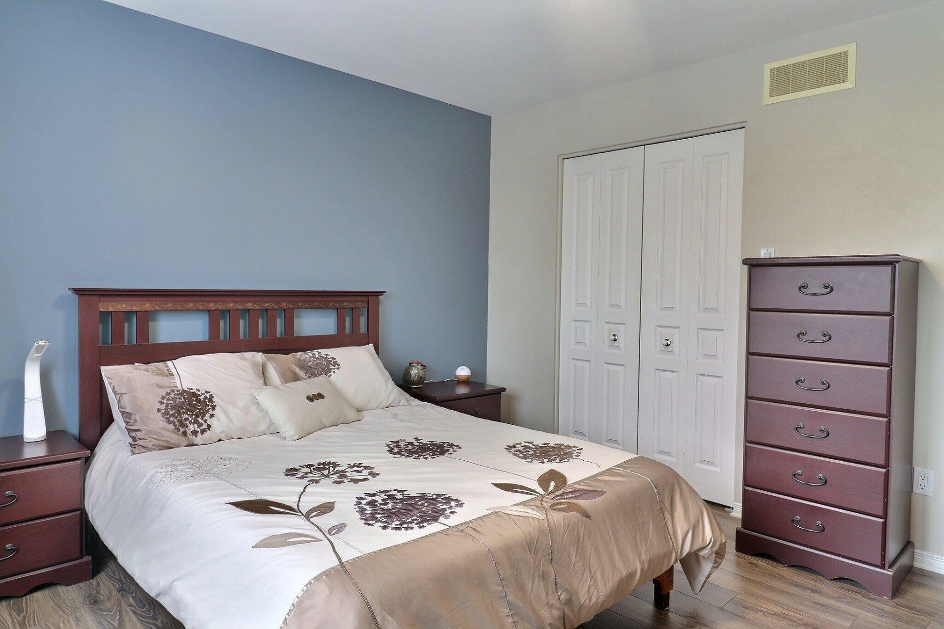 









6


Rue du Nordet

,
Gatineau (Hull),




QC
J8A3K6

