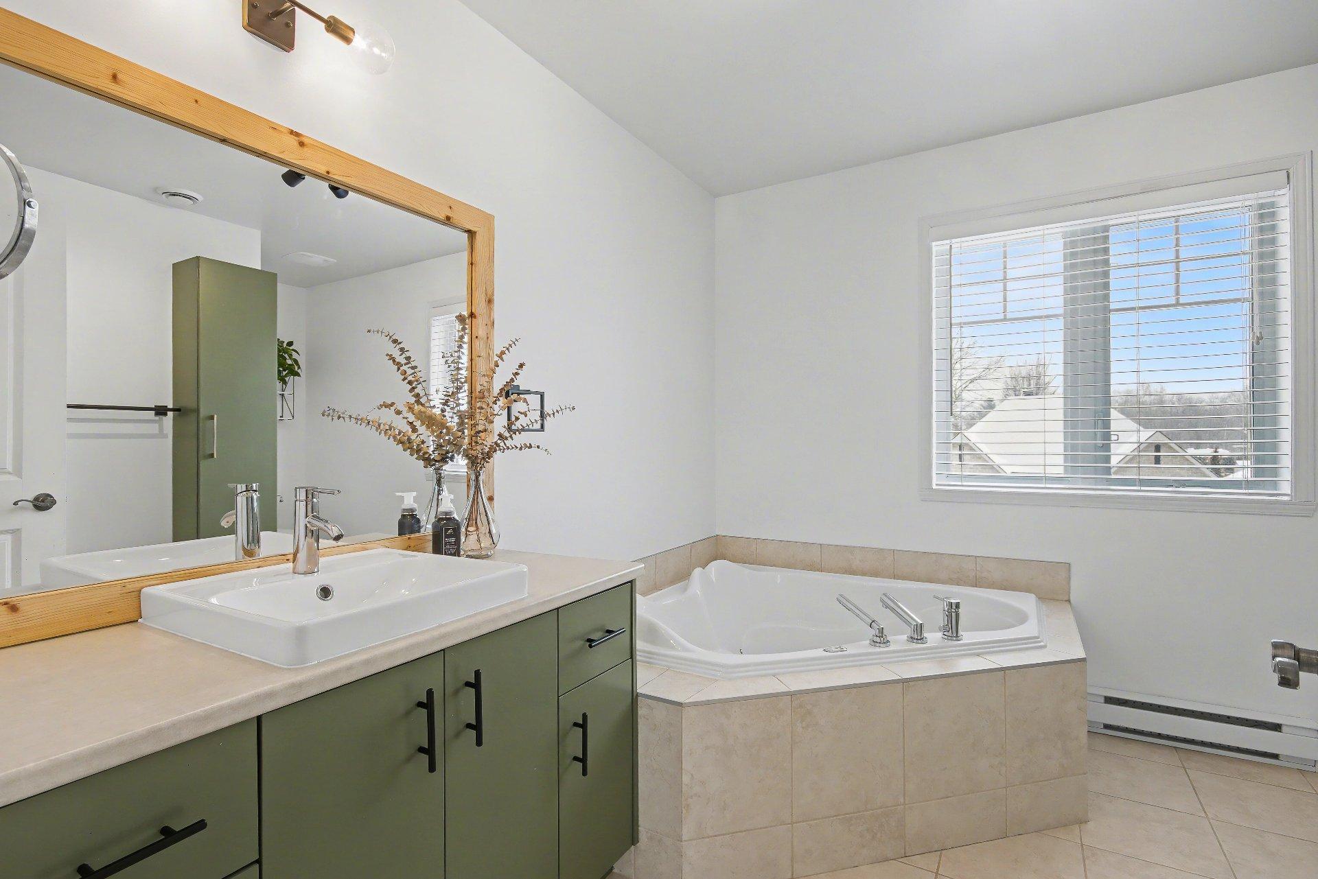 









51


Rue Ravel

,
Saint-Jean-sur-Richelieu,




QC
J3B0C4

