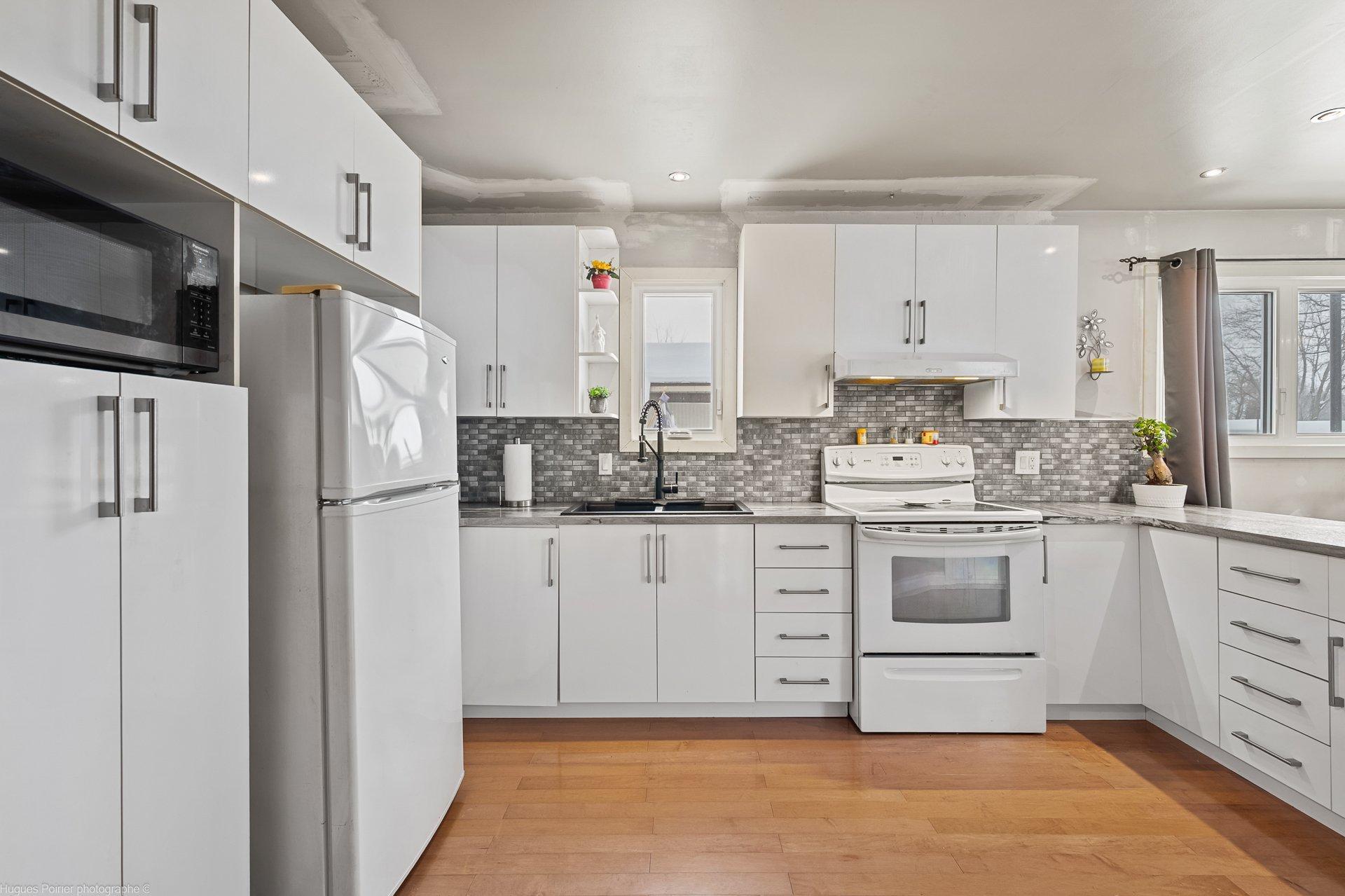 









1495


Mtée Masson

, 90,
Laval (Duvernay),




QC
H7C0H4

