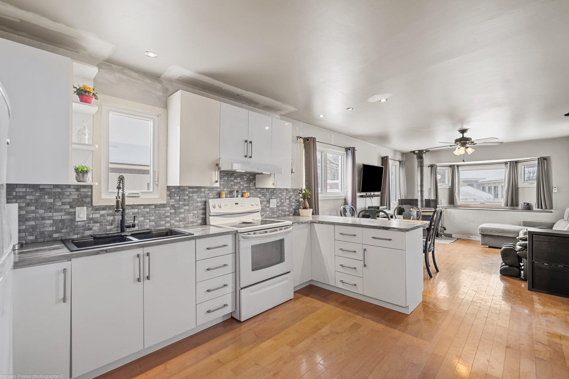 









1495


Mtée Masson

, 90,
Laval (Duvernay),




QC
H7C0H4

