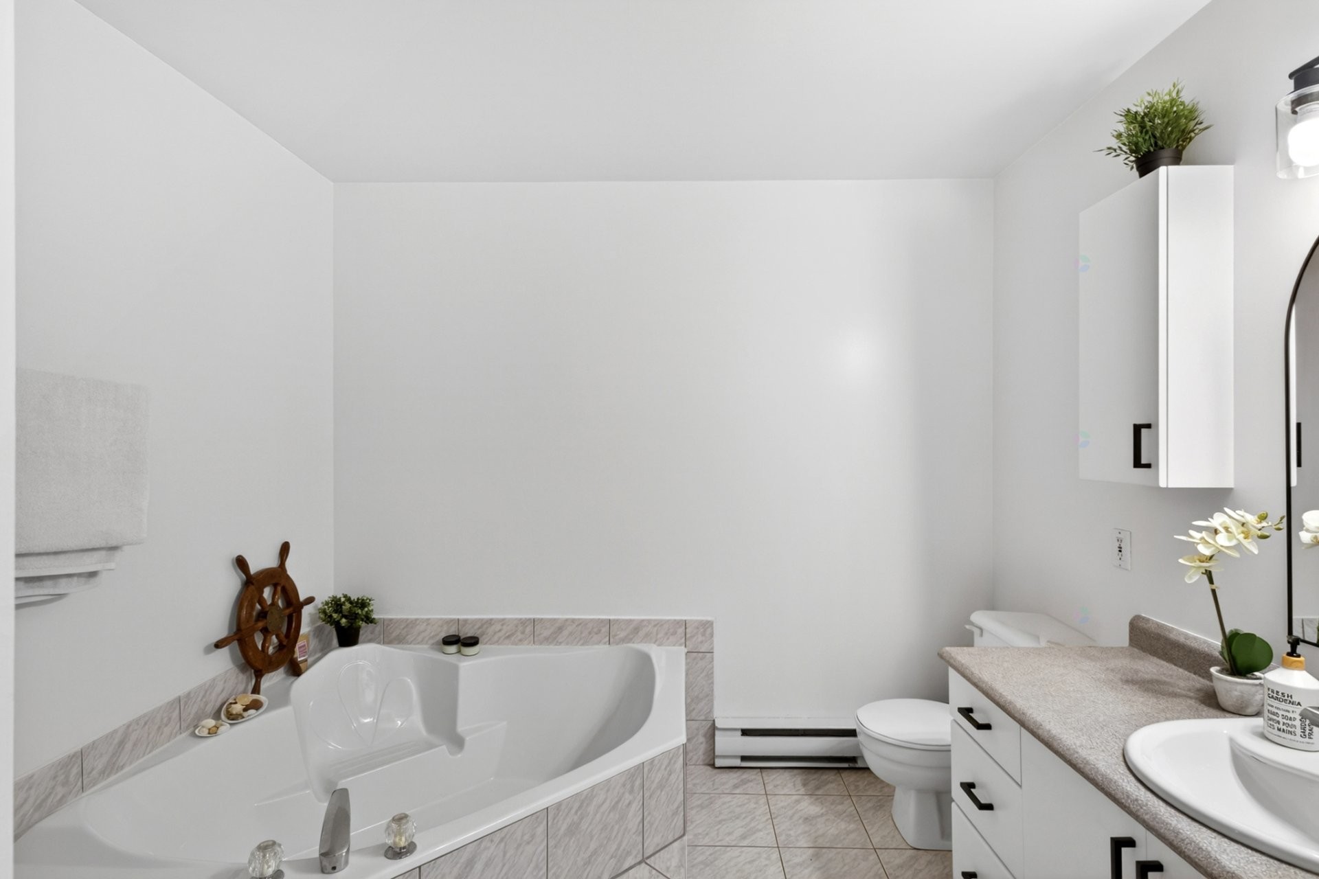 









4156


Rue Raymond-Bergeron

,
Sherbrooke (Les Nations),




QC
J1L2M6

