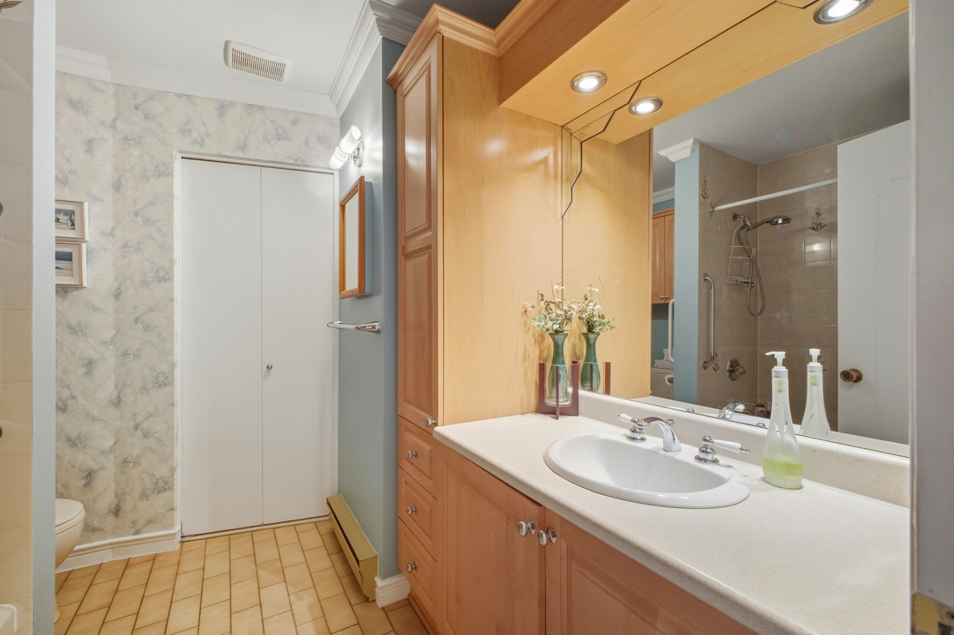 









449


Boul. Wilfrid-Lavigne

, 303,
Gatineau (Aylmer),




QC
J9H6P1

