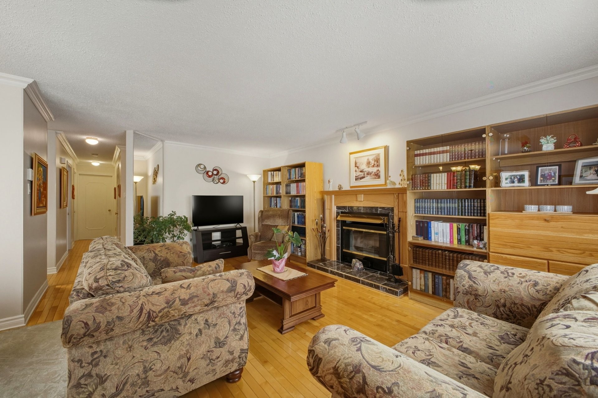 









449


Boul. Wilfrid-Lavigne

, 303,
Gatineau (Aylmer),




QC
J9H6P1

