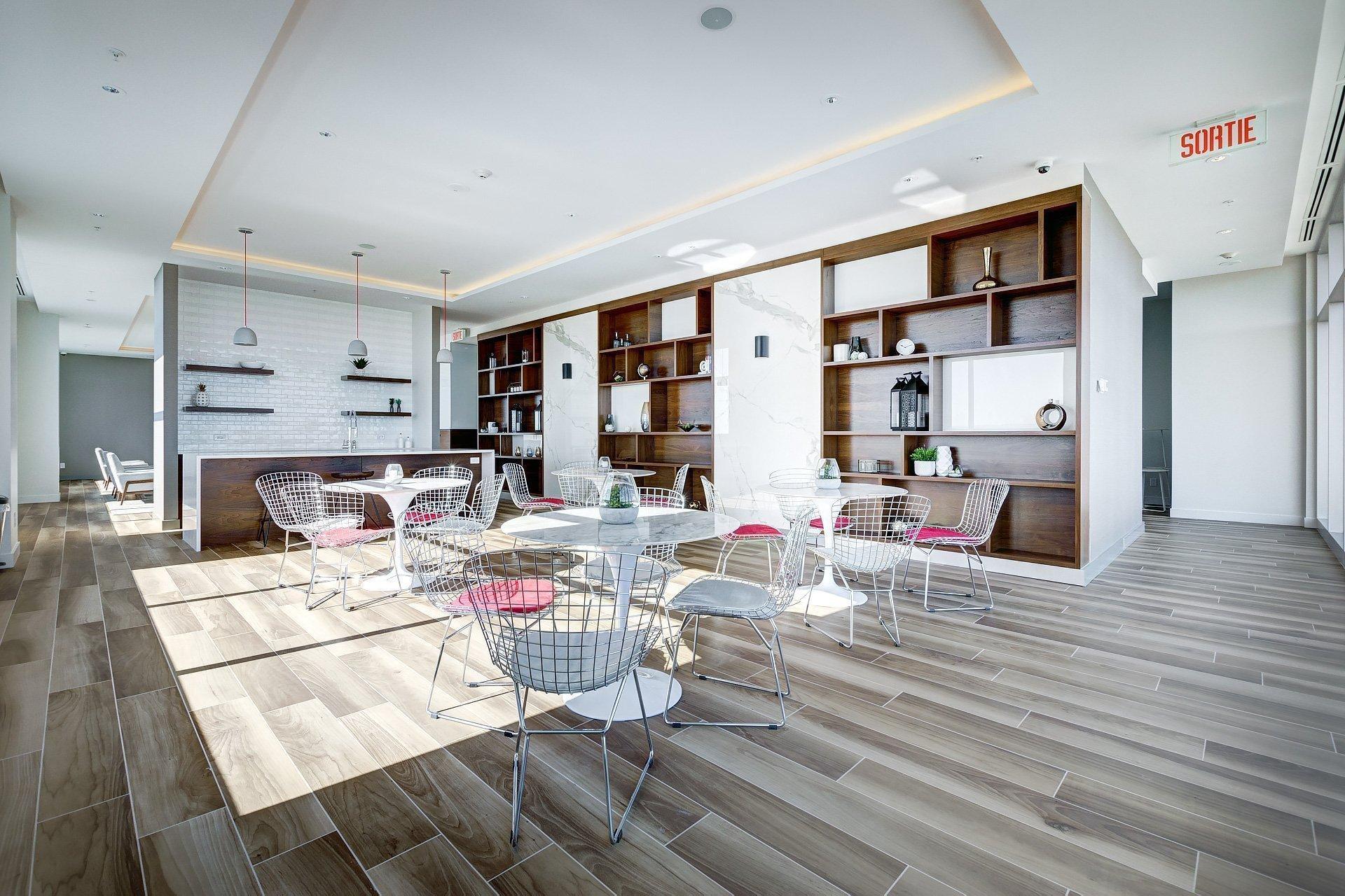 









4959


Rue Jean-Talon O.

, 405,
Montréal (Côte-des-Neiges/Notre-Dame-de-Grâce),




QC
H4P0B8

