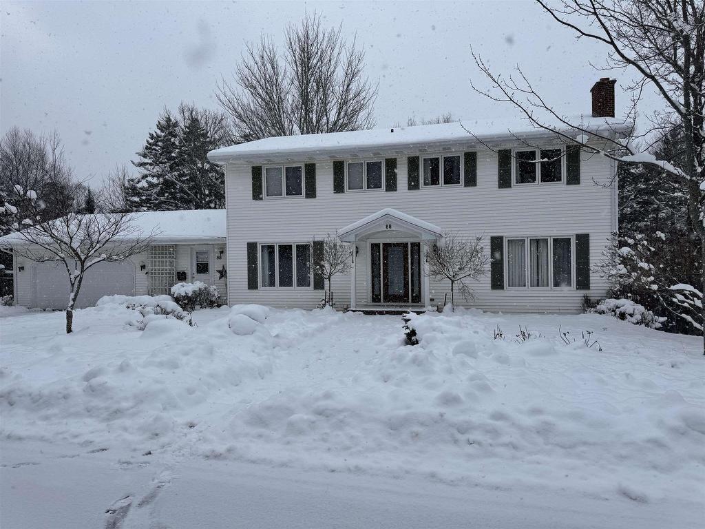 












88 Cobequid Drive

,
Truro,




NS
B2N 5R2

