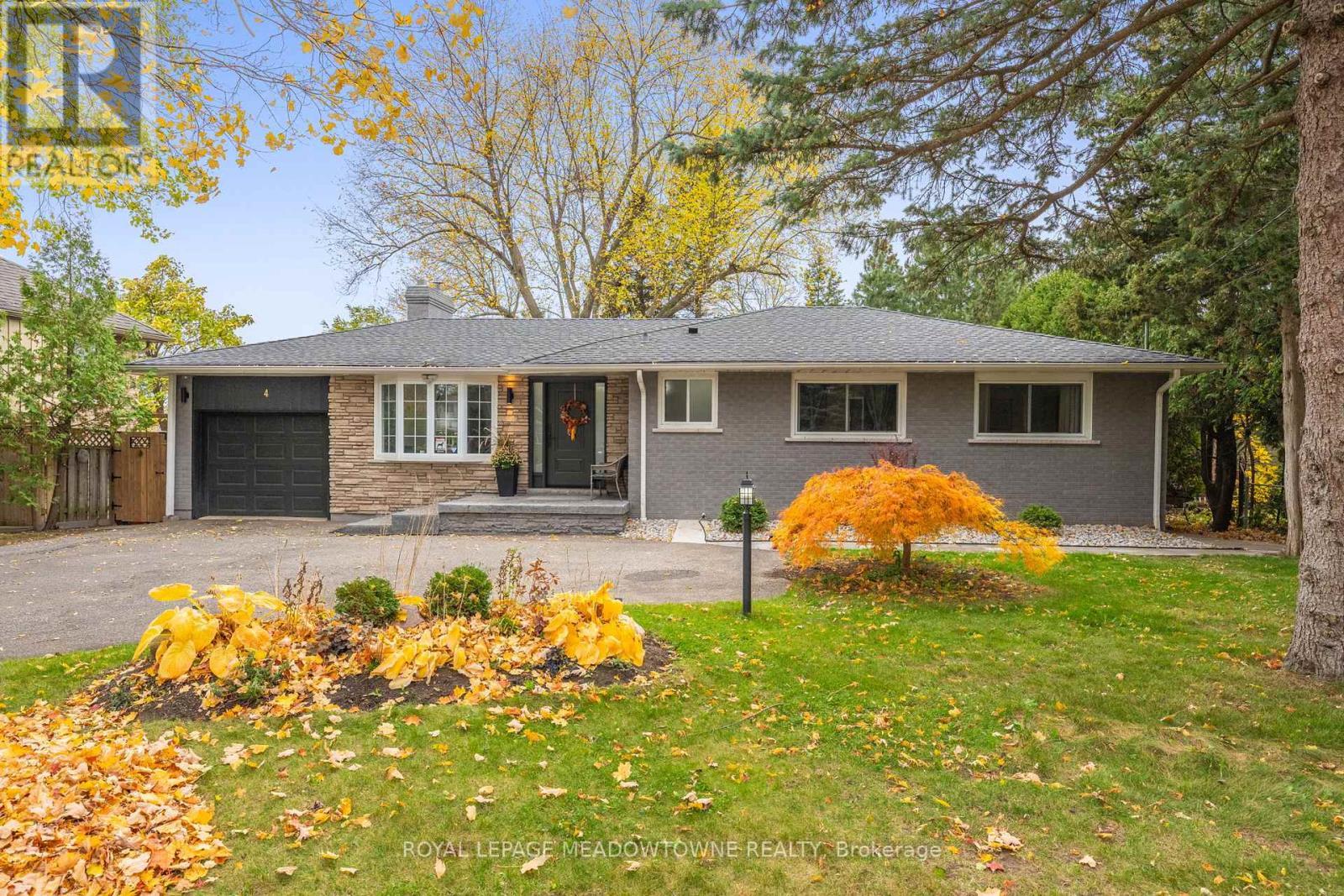 












4 CHIPPER COURT

,
Halton Hills,




Ontario
L7G1L3

