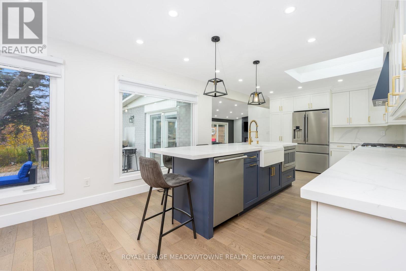 












4 CHIPPER COURT

,
Halton Hills,




Ontario
L7G1L3

