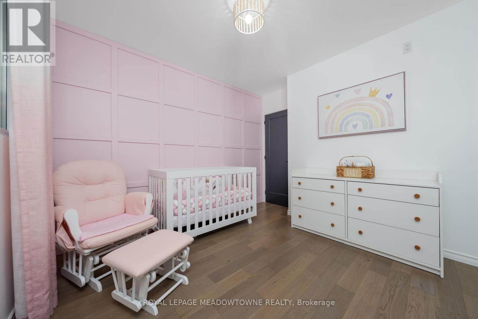 












4 CHIPPER COURT

,
Halton Hills,




Ontario
L7G1L3

