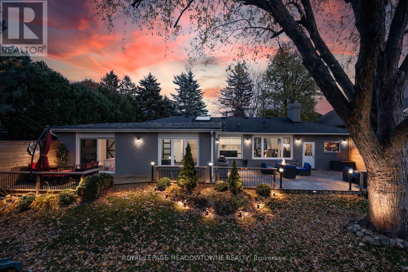 












4 CHIPPER COURT

,
Halton Hills,




Ontario
L7G1L3

