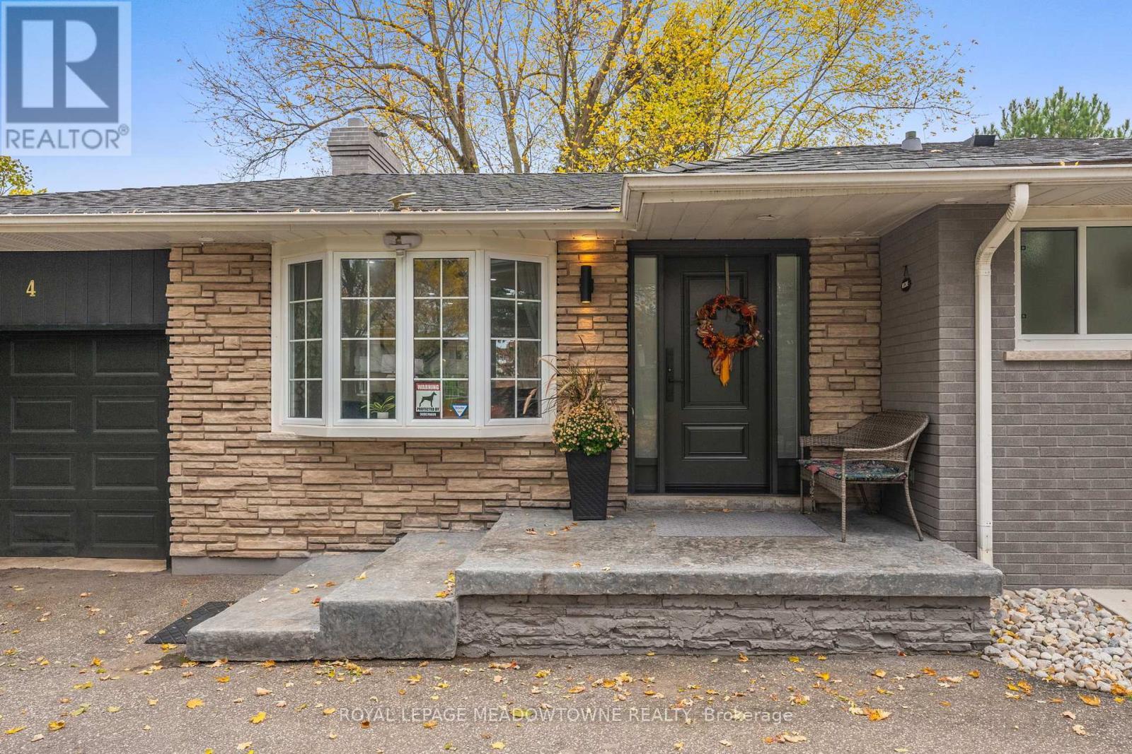 












4 CHIPPER COURT

,
Halton Hills,




Ontario
L7G1L3

