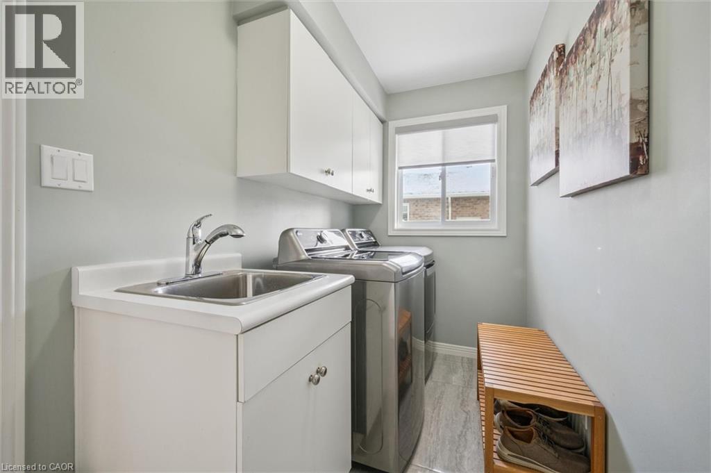 












144 GOLF LINKS Drive

,
Baden,




Ontario
N3A3P1

