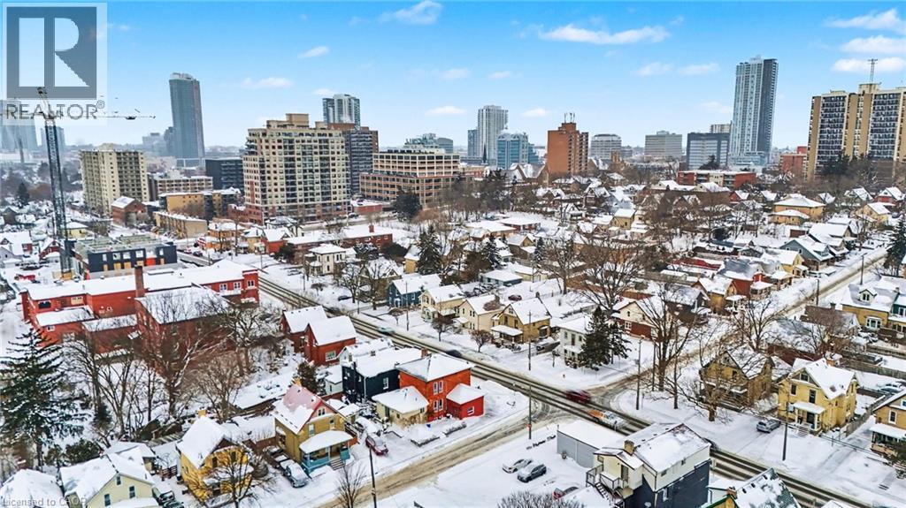 












86-90 COURTLAND Street E

,
Kitchener,







Ontario
N2G2T8

