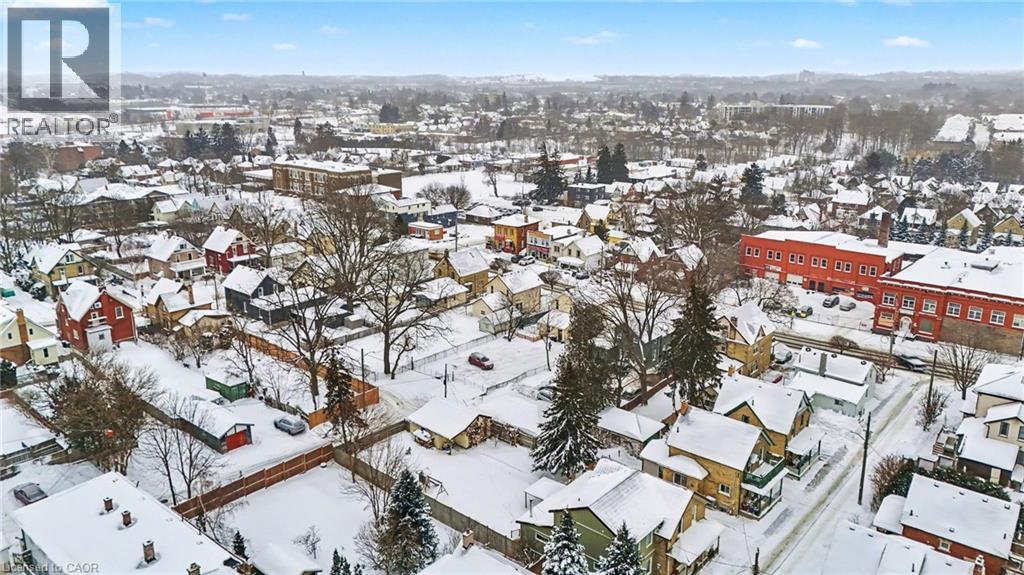 












86-90 COURTLAND Street E

,
Kitchener,







Ontario
N2G2T8

