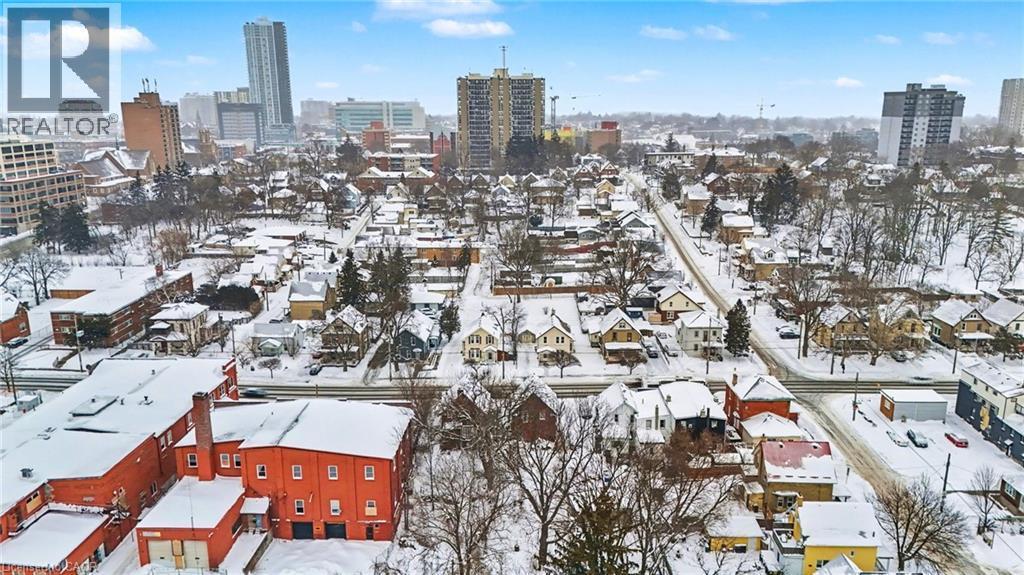 












86-90 COURTLAND Street E

,
Kitchener,







Ontario
N2G2T8

