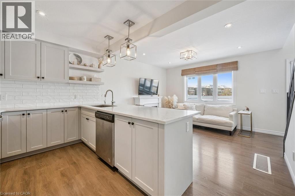 












523 HOLLYBROOK Crescent

,
Kitchener,




Ontario
N2R0P1

