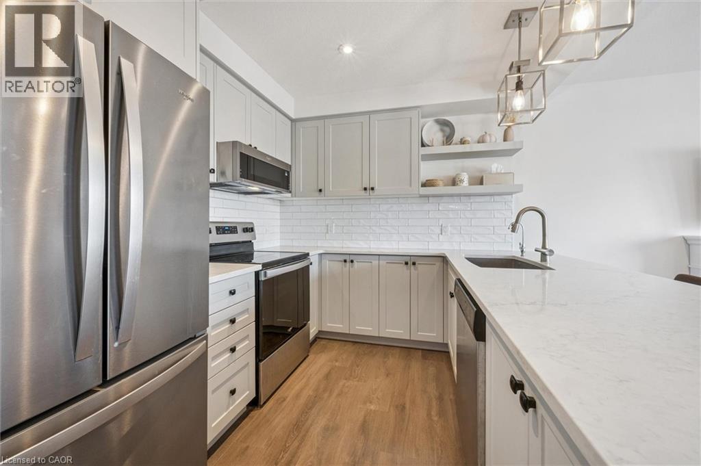 












523 HOLLYBROOK Crescent

,
Kitchener,




Ontario
N2R0P1

