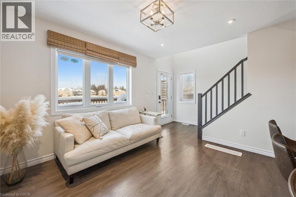 












523 HOLLYBROOK Crescent

,
Kitchener,




Ontario
N2R0P1

