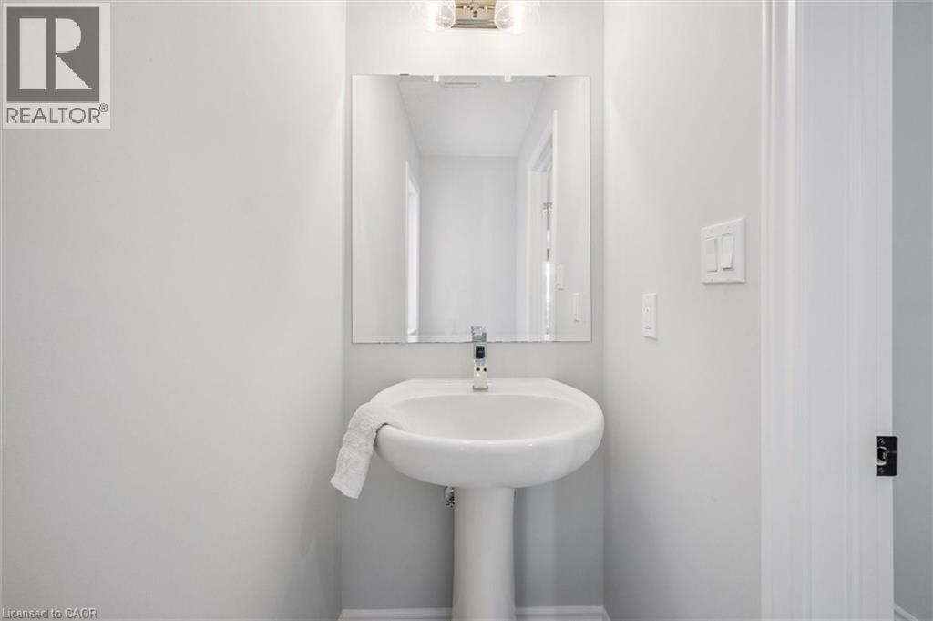 












523 HOLLYBROOK Crescent

,
Kitchener,




Ontario
N2R0P1

