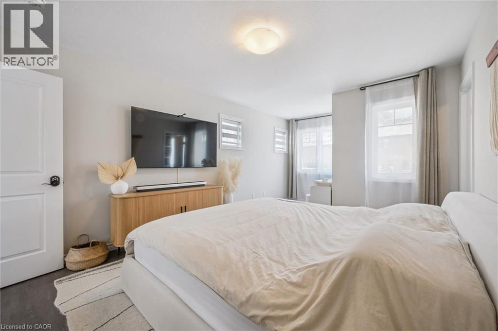 












523 HOLLYBROOK Crescent

,
Kitchener,




Ontario
N2R0P1

