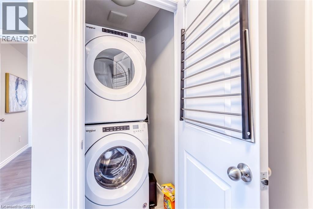 












523 HOLLYBROOK Crescent

,
Kitchener,




Ontario
N2R0P1

