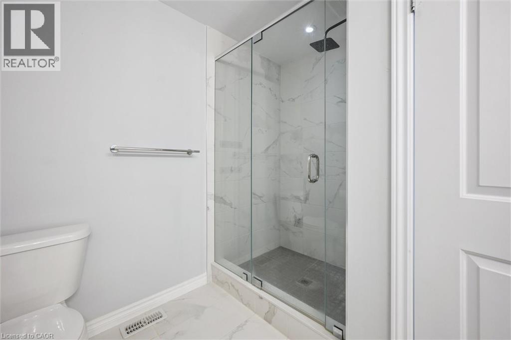 












523 HOLLYBROOK Crescent

,
Kitchener,




Ontario
N2R0P1

