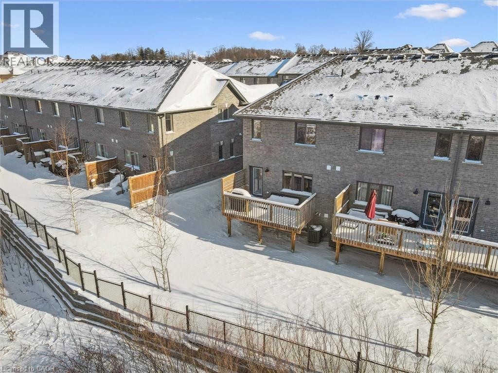 












523 HOLLYBROOK Crescent

,
Kitchener,




Ontario
N2R0P1

