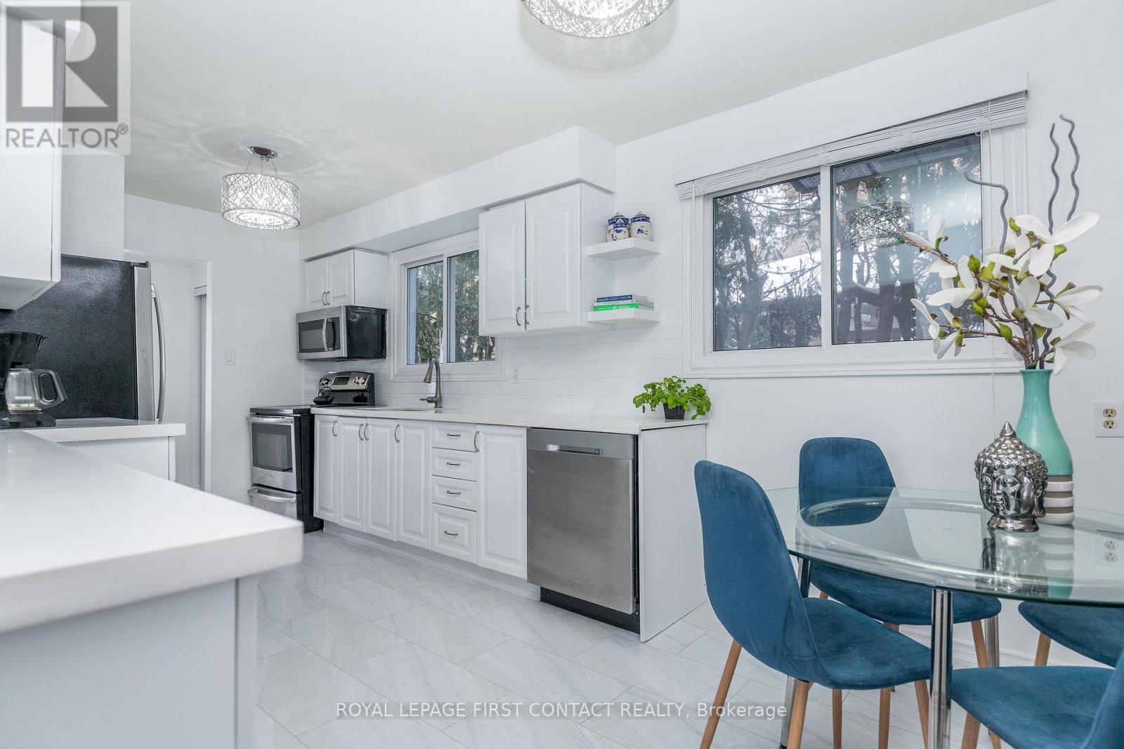 












3 OREN BOULEVARD

,
Barrie,




Ontario
L4N4T3

