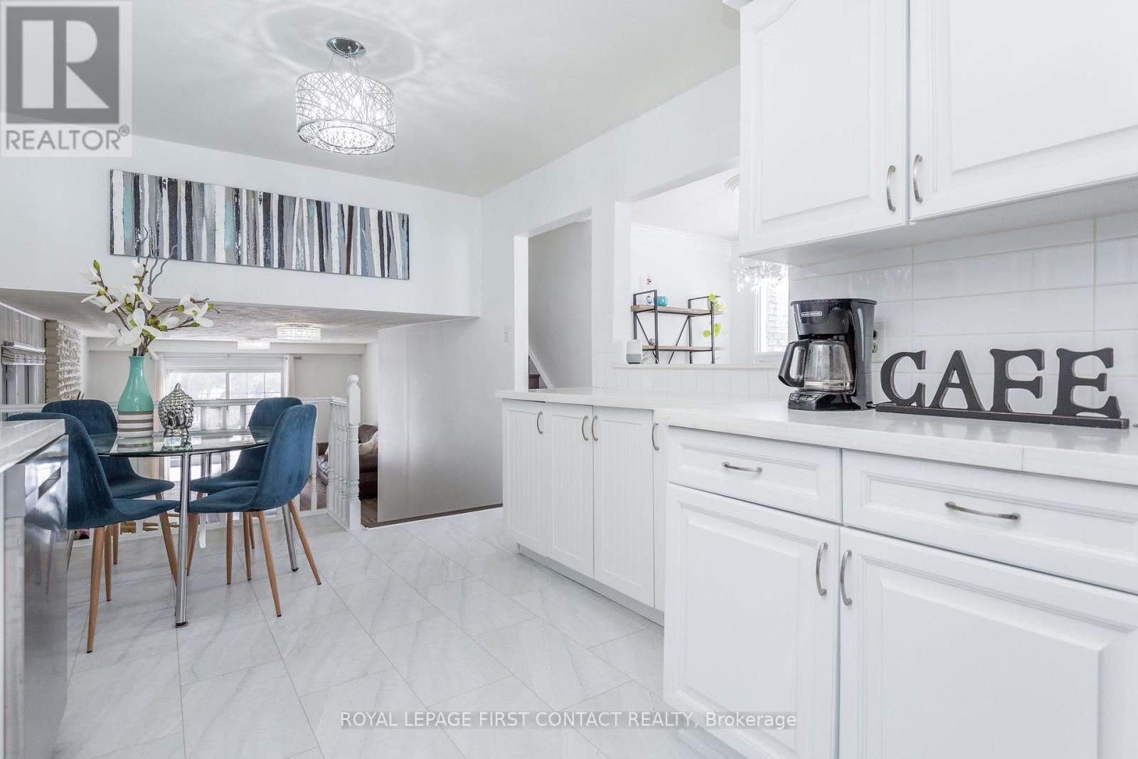 












3 OREN BOULEVARD

,
Barrie,




Ontario
L4N4T3

