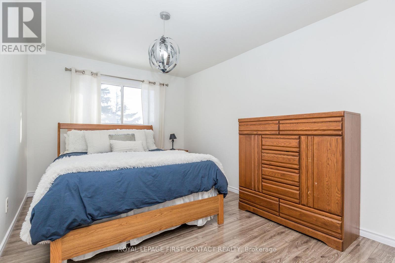 












3 OREN BOULEVARD

,
Barrie,




Ontario
L4N4T3

