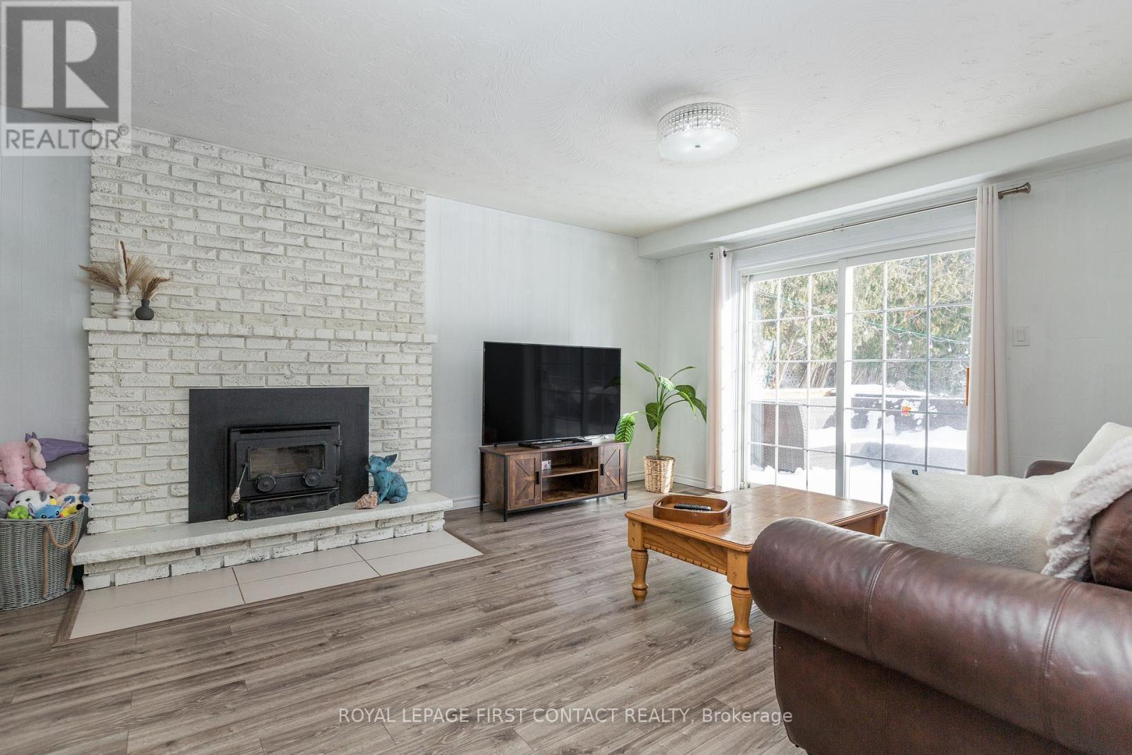 












3 OREN BOULEVARD

,
Barrie,




Ontario
L4N4T3

