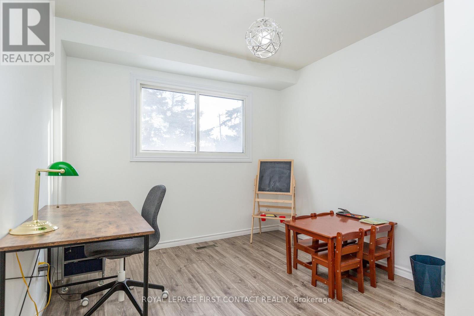 












3 OREN BOULEVARD

,
Barrie,




Ontario
L4N4T3

