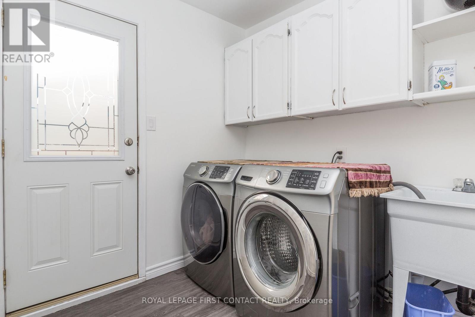 












3 OREN BOULEVARD

,
Barrie,




Ontario
L4N4T3

