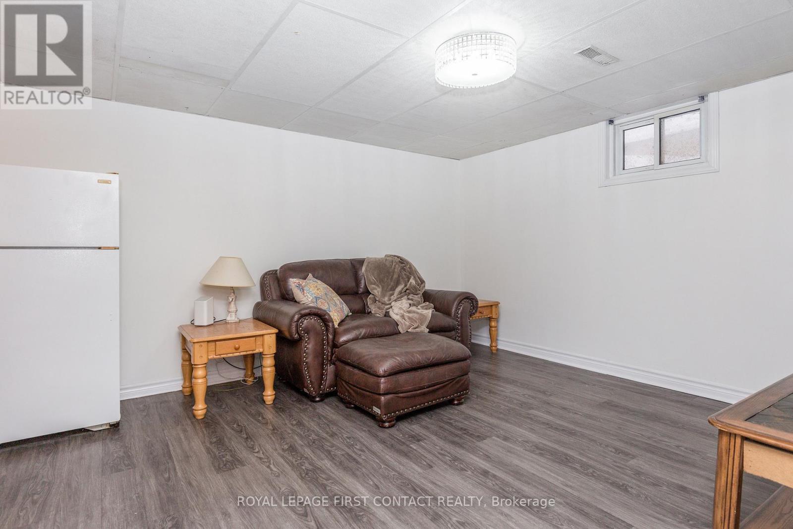 












3 OREN BOULEVARD

,
Barrie,




Ontario
L4N4T3

