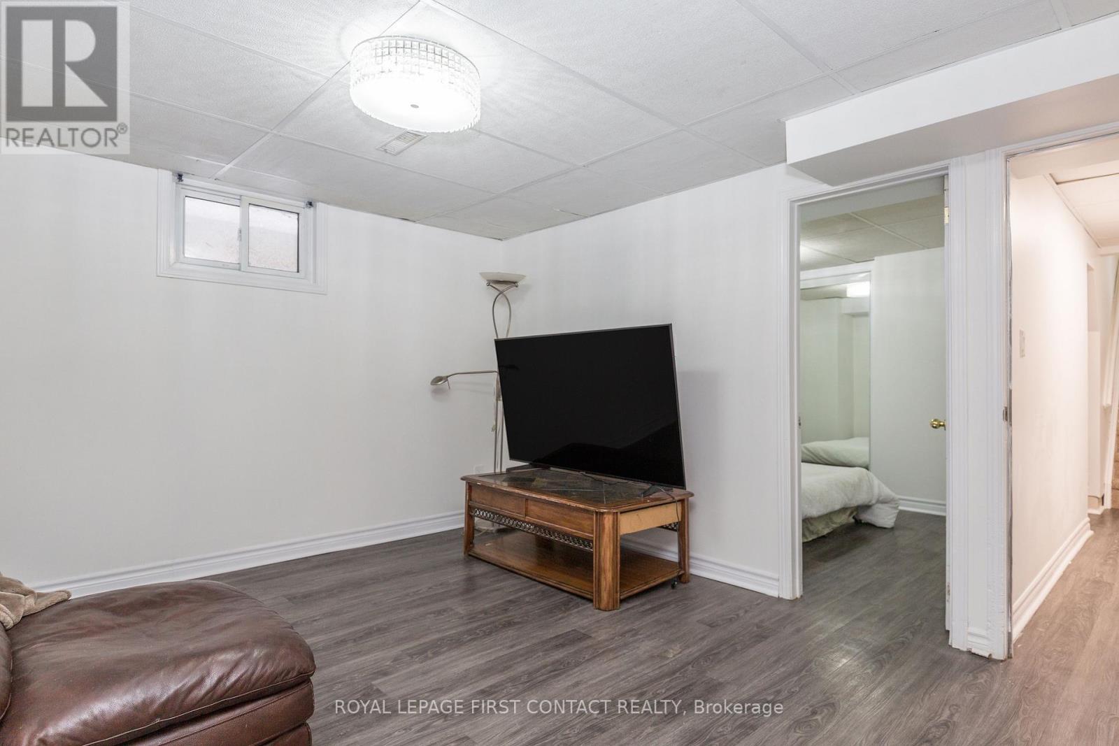 












3 OREN BOULEVARD

,
Barrie,




Ontario
L4N4T3

