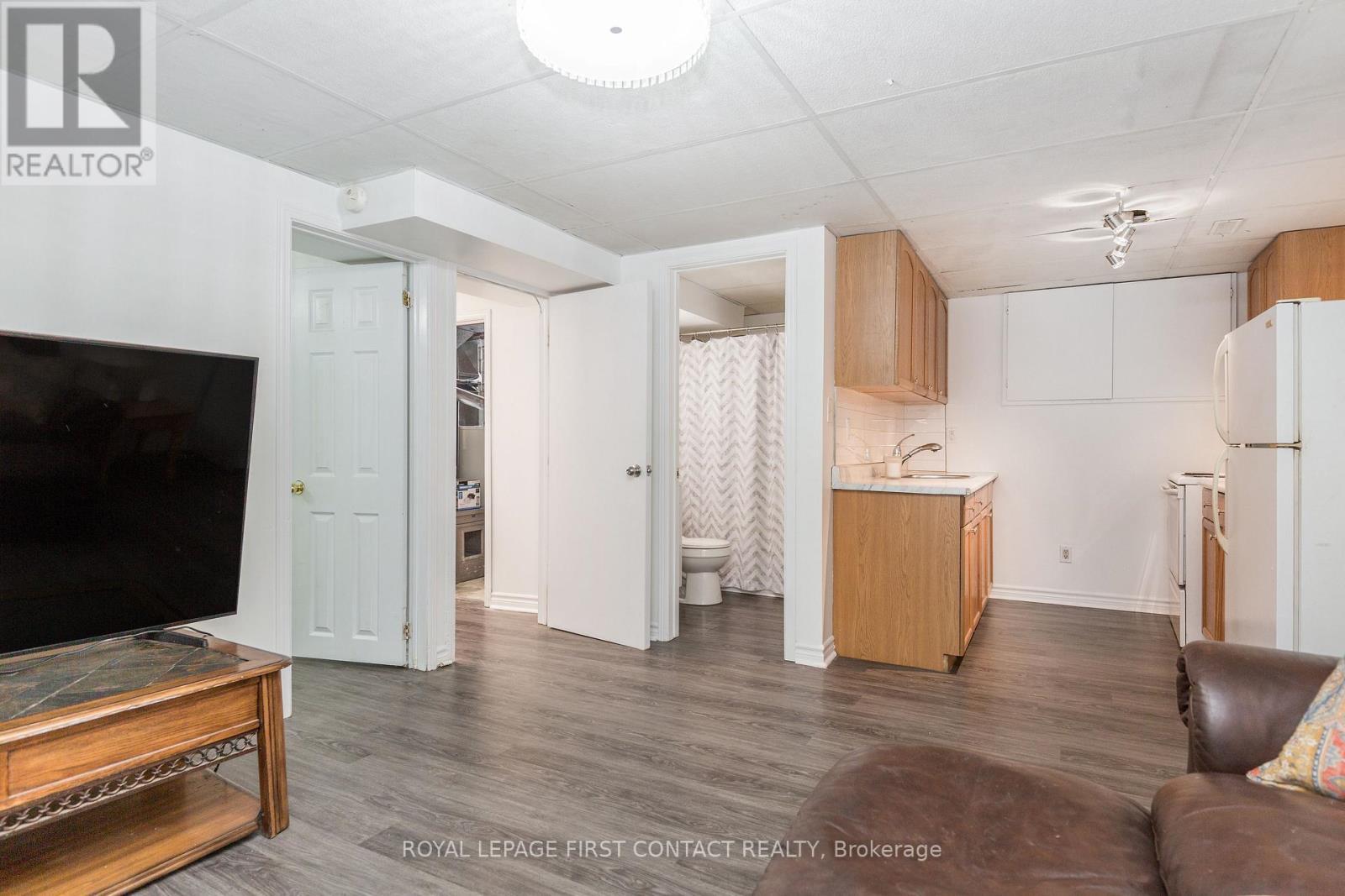 












3 OREN BOULEVARD

,
Barrie,




Ontario
L4N4T3

