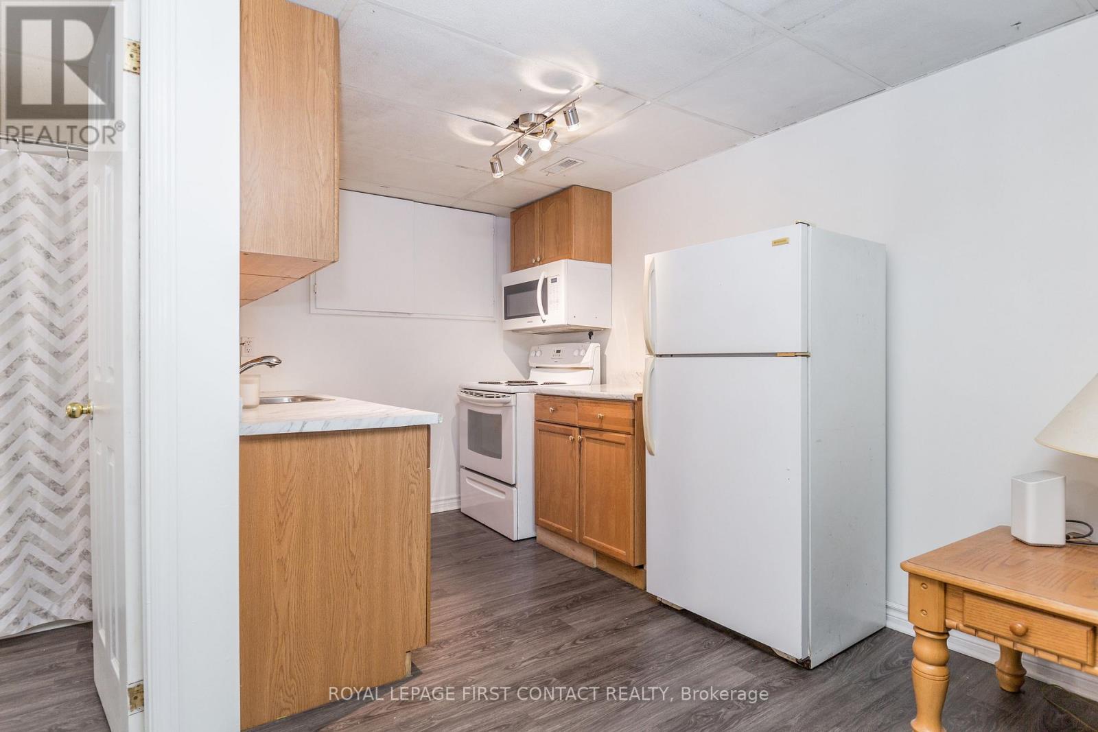 












3 OREN BOULEVARD

,
Barrie,




Ontario
L4N4T3

