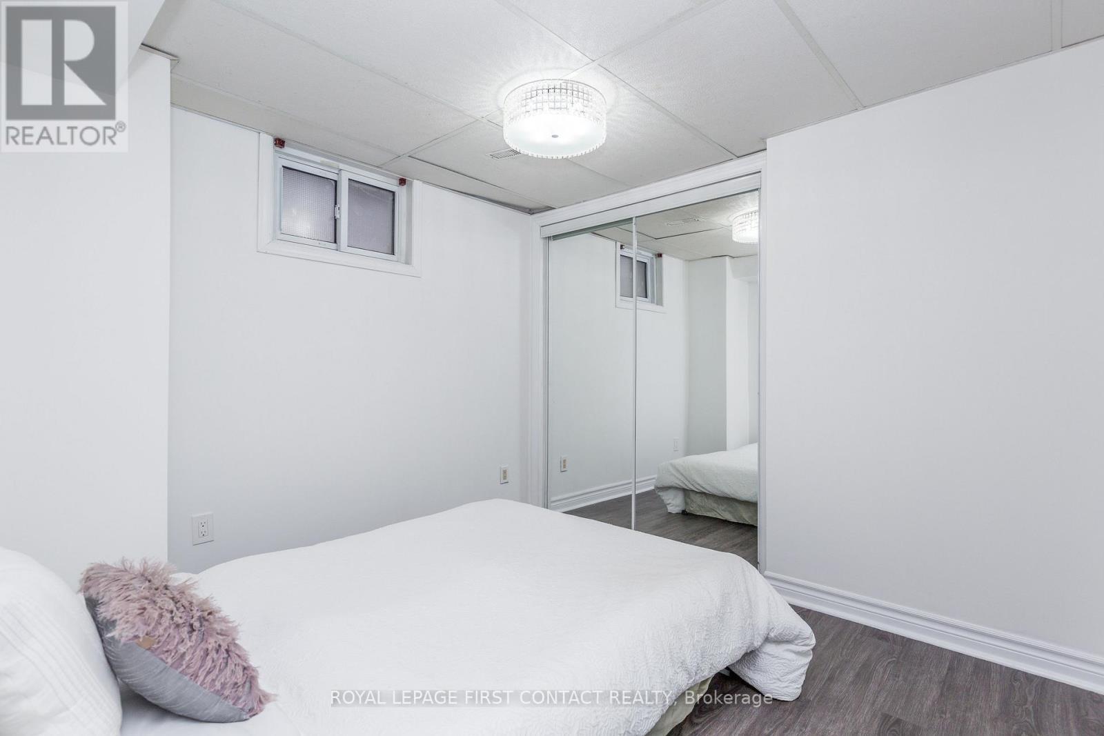 












3 OREN BOULEVARD

,
Barrie,




Ontario
L4N4T3

