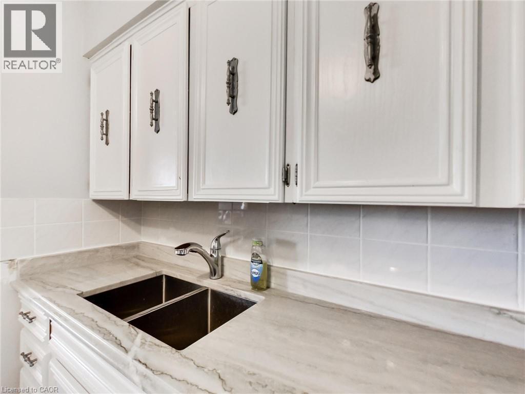 












30 HARRISFORD Street Unit# 405

,
Hamilton,




Ontario
L8K6M9

