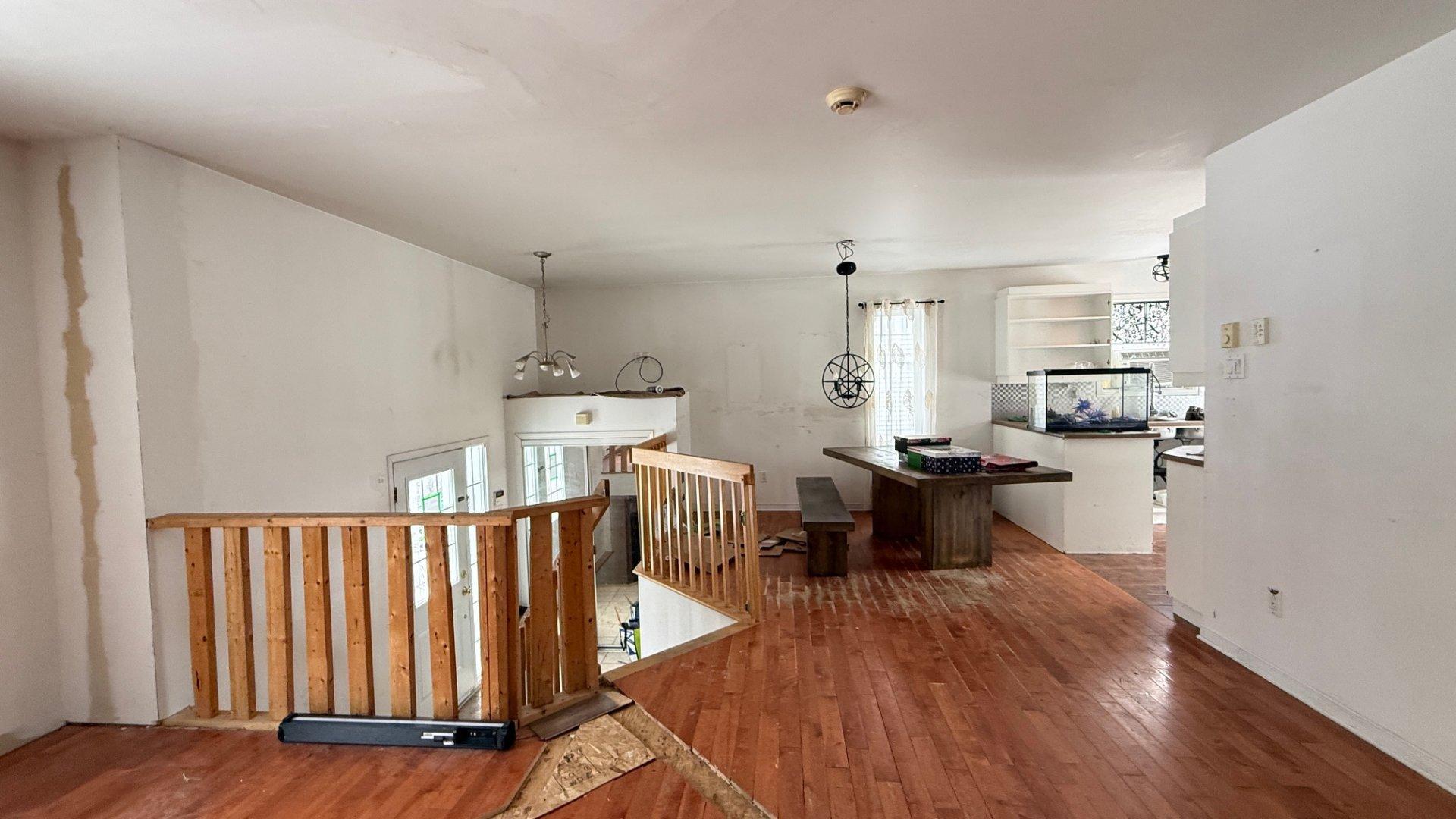 









890


Rue Marc-Aurèle-Fortin

,
Saint-Lin/Laurentides,




QC
J5M2S7

