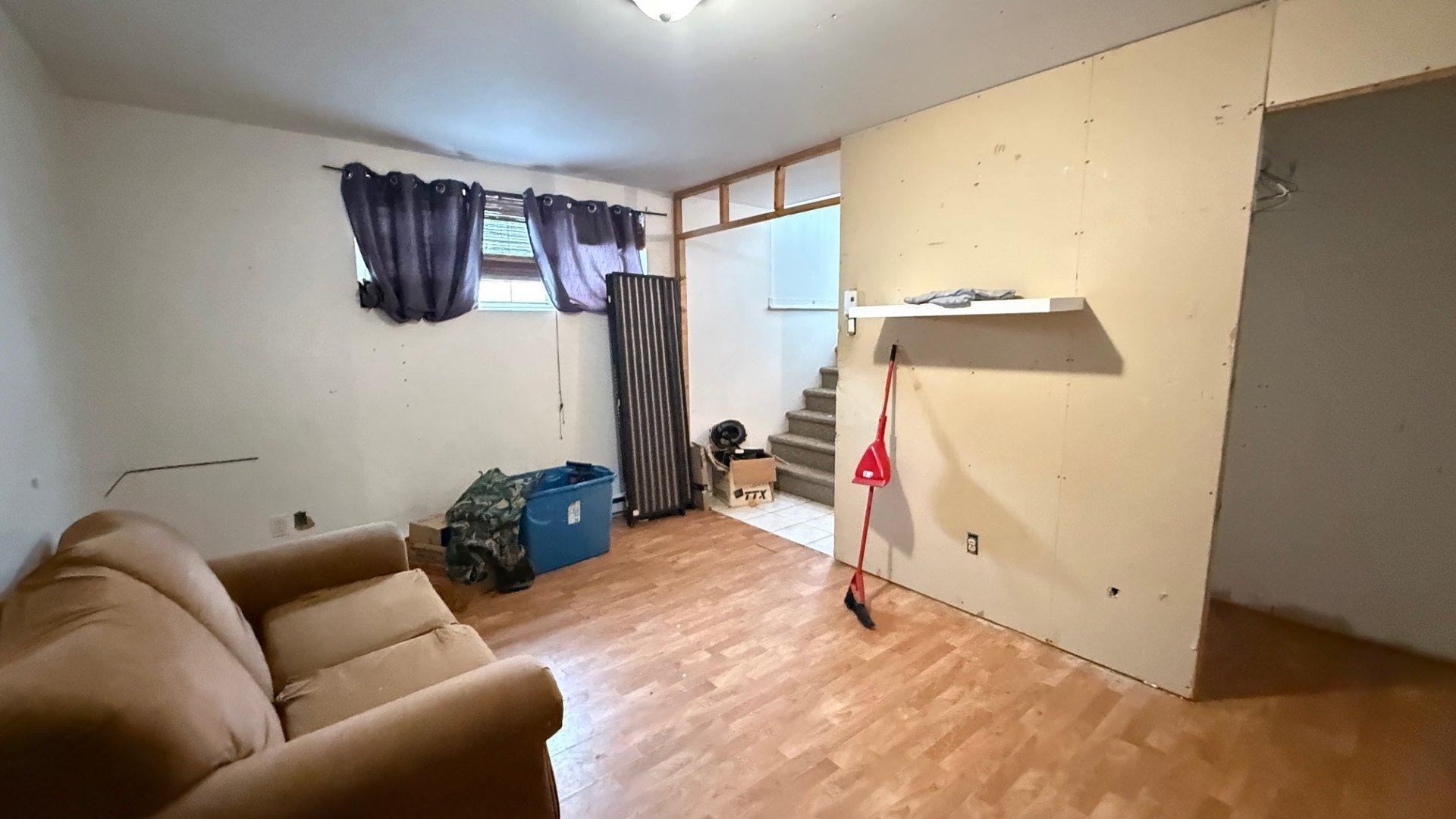 









890


Rue Marc-Aurèle-Fortin

,
Saint-Lin/Laurentides,




QC
J5M2S7

