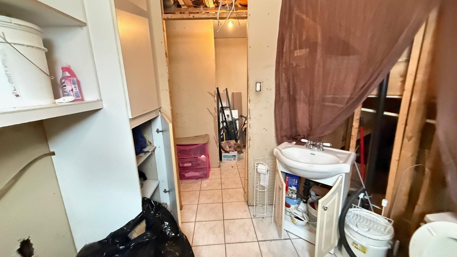 









890


Rue Marc-Aurèle-Fortin

,
Saint-Lin/Laurentides,




QC
J5M2S7

