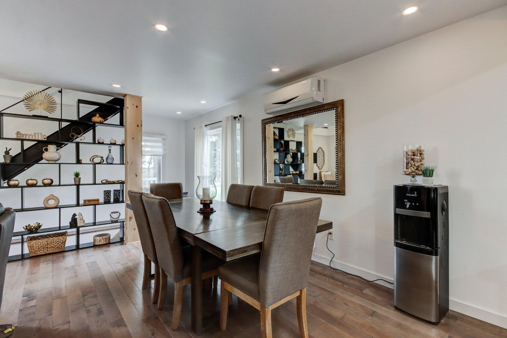 









1774


Ch. du Clocher

,
Saint-Jean-sur-Richelieu,




QC
J2Y1C8

