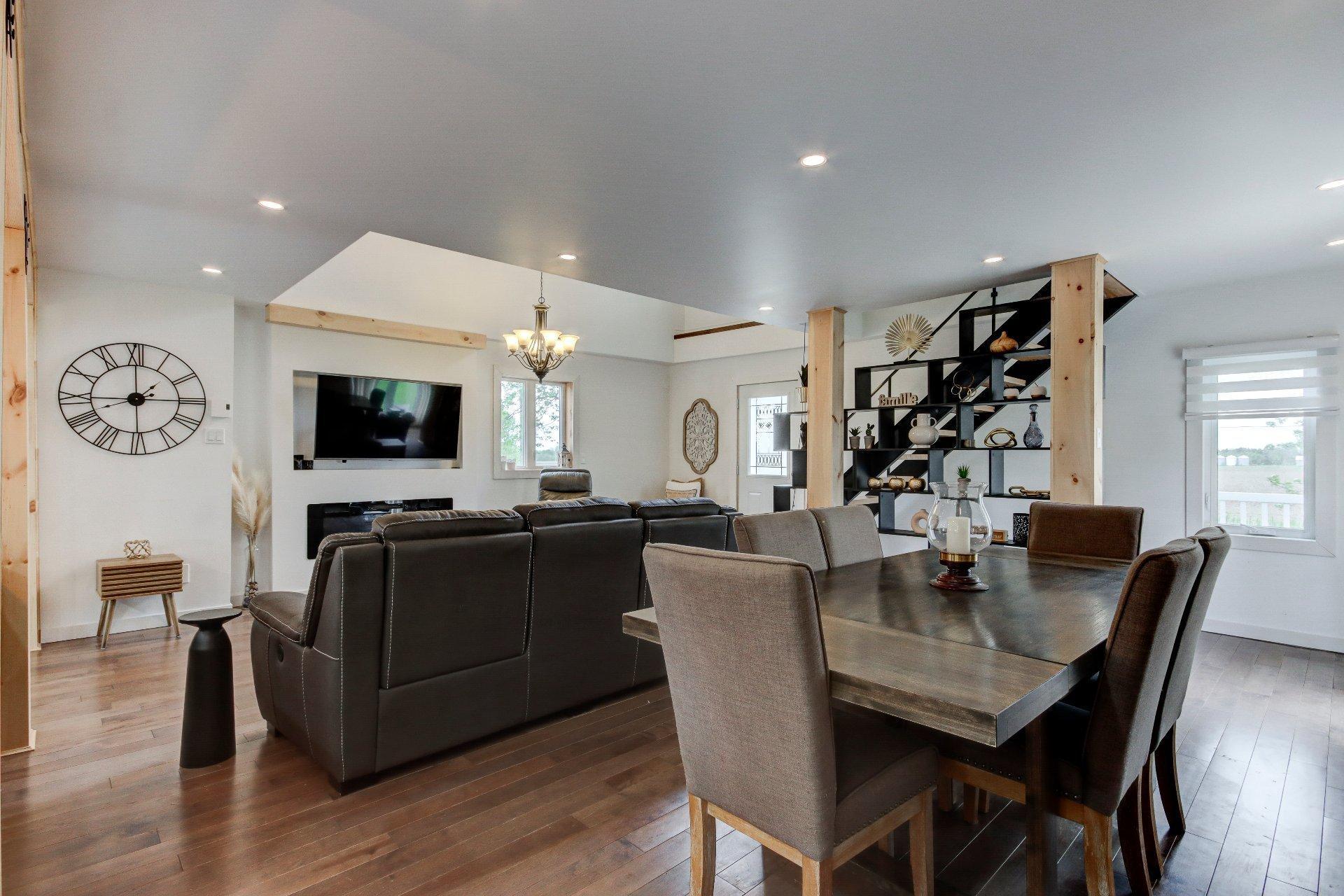 









1774


Ch. du Clocher

,
Saint-Jean-sur-Richelieu,




QC
J2Y1C8

