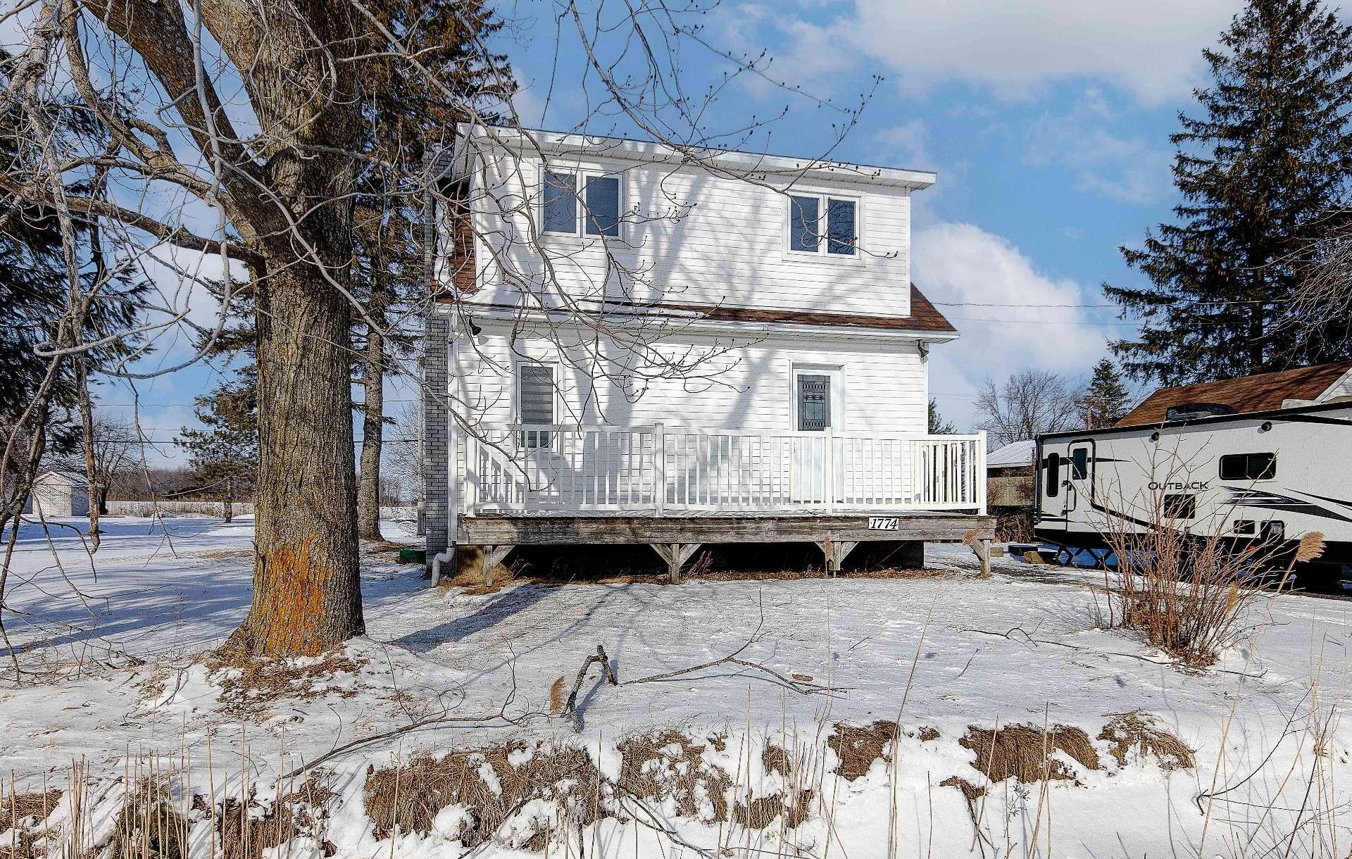 









1774


Ch. du Clocher

,
Saint-Jean-sur-Richelieu,




QC
J2Y1C8

